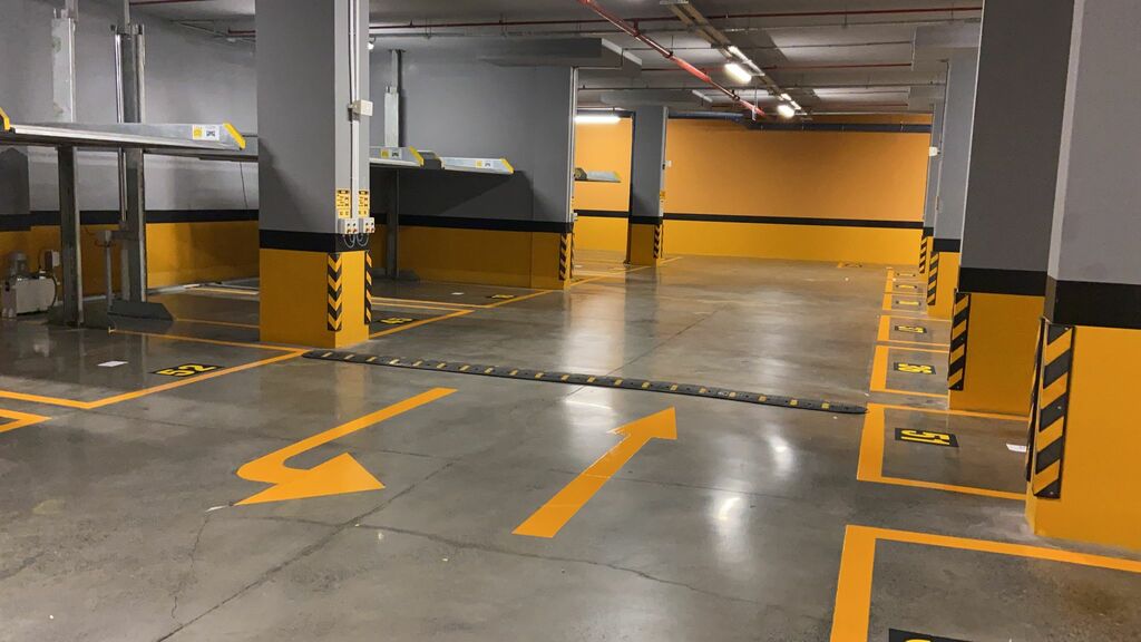 otopark yol işaretleri çizgileri, otopark duvar boyama