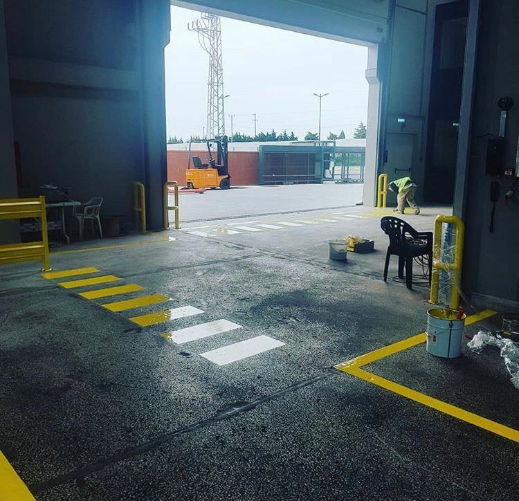 fabrika içi çizgileri boyama